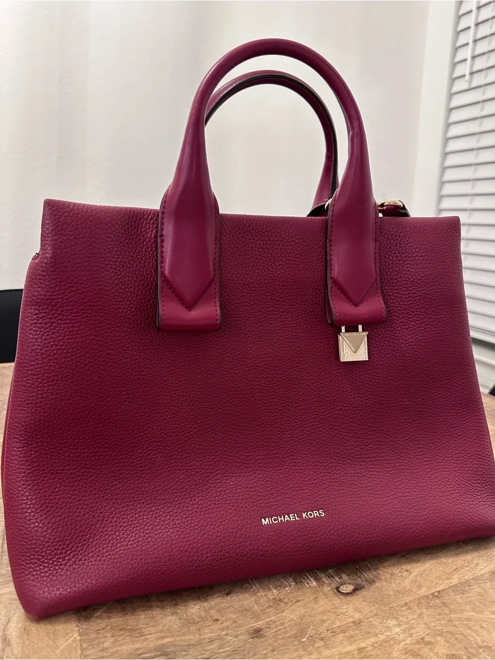 Michael Kors Burgundy Pebbled Leather Satchel Crossbody Tote Bag Gold‎ Hardware